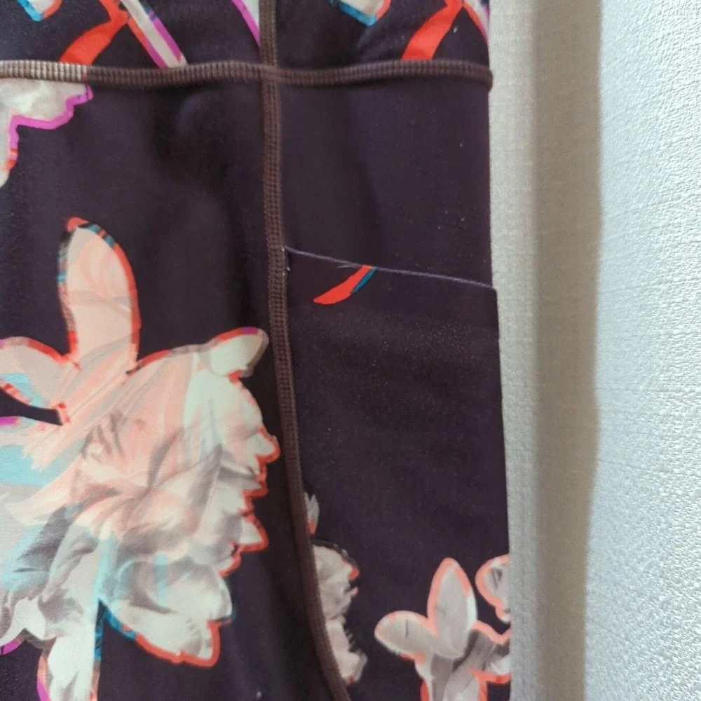 Athleta Leggings‎ Womens XS Purple Magnolia Floral Salutation Stash Pocket